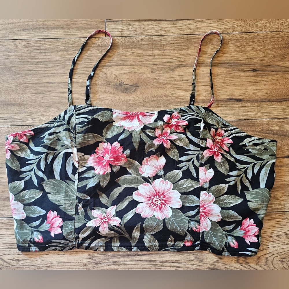 American Eagle Floral Black and Pink Women's Top